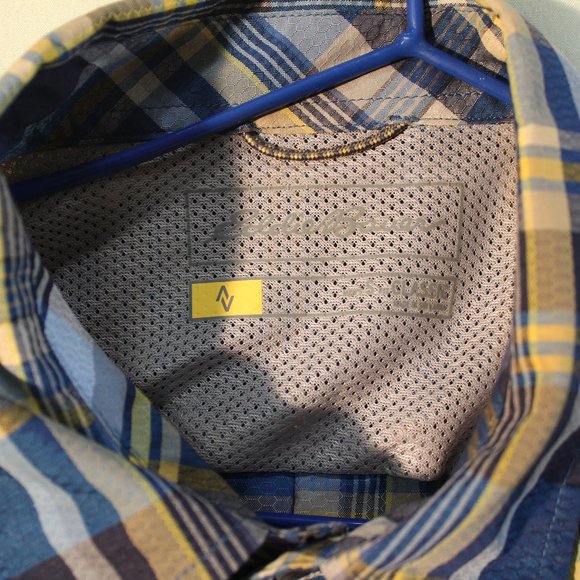 Eddie Bauer Plaid Lightweight Casual Button Up Short Sleeve - Picture 3 of 3